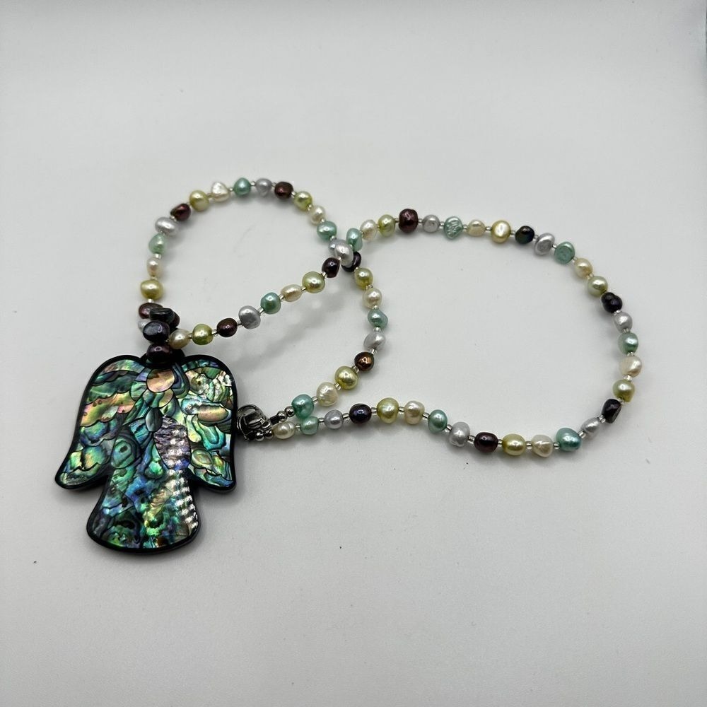 Vintage Lee Sands‎ Multi-Color Pearl bead with Abalone Guardian Angel Necklace!